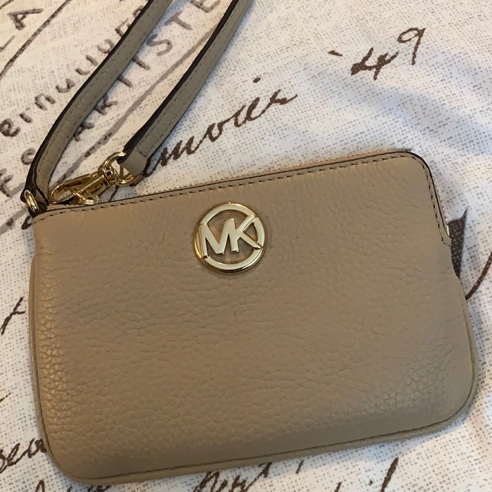 Wristlet